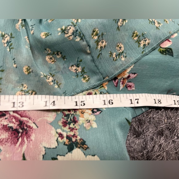 Floral Cold Shoulder Blouse! - Picture 13 of 15